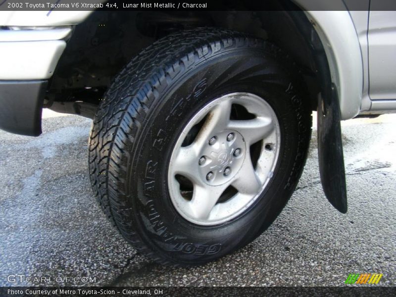 Lunar Mist Metallic / Charcoal 2002 Toyota Tacoma V6 Xtracab 4x4