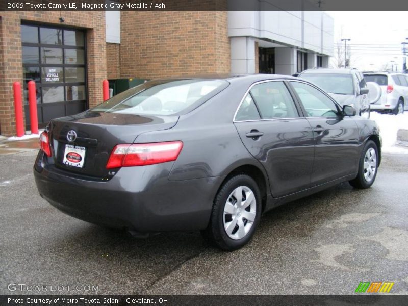 Magnetic Gray Metallic / Ash 2009 Toyota Camry LE