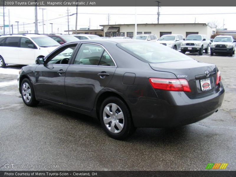 Magnetic Gray Metallic / Ash 2009 Toyota Camry LE