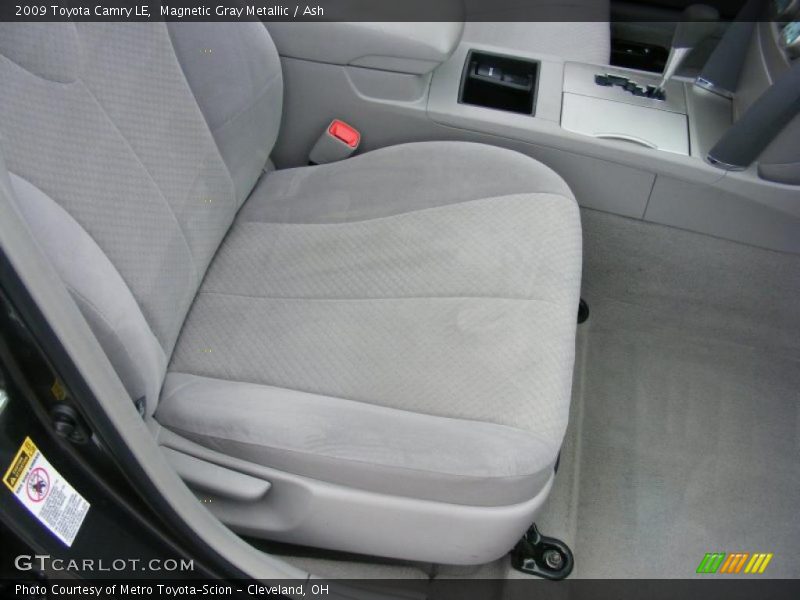 Magnetic Gray Metallic / Ash 2009 Toyota Camry LE
