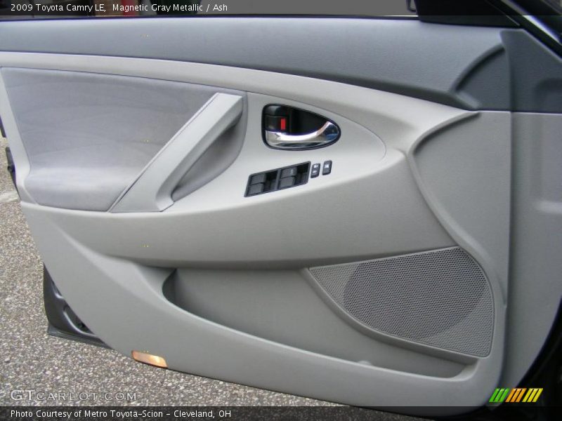 Magnetic Gray Metallic / Ash 2009 Toyota Camry LE