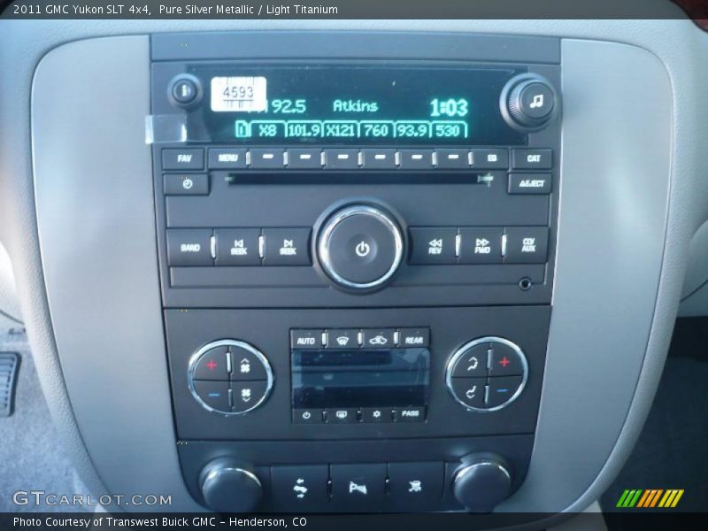 Pure Silver Metallic / Light Titanium 2011 GMC Yukon SLT 4x4