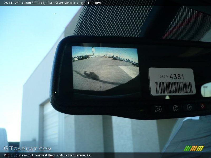 Pure Silver Metallic / Light Titanium 2011 GMC Yukon SLT 4x4