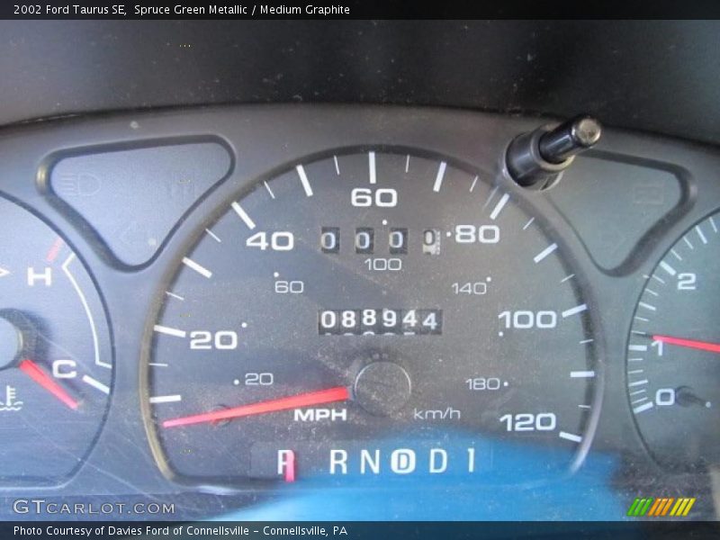 Spruce Green Metallic / Medium Graphite 2002 Ford Taurus SE