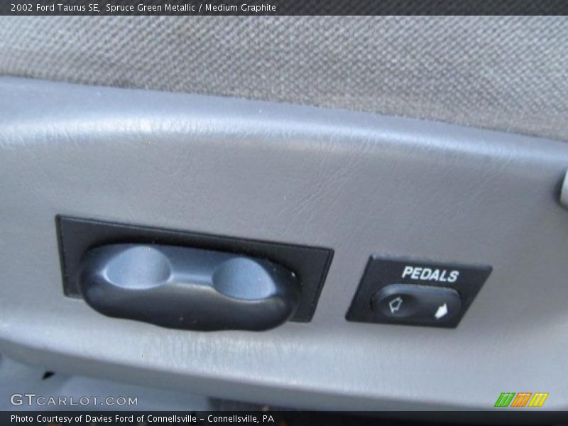 Spruce Green Metallic / Medium Graphite 2002 Ford Taurus SE