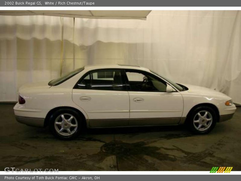 White / Rich Chestnut/Taupe 2002 Buick Regal GS