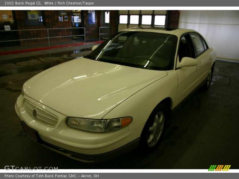 White / Rich Chestnut/Taupe 2002 Buick Regal GS