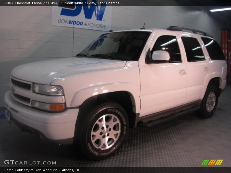 Summit White / Gray/Dark Charcoal 2004 Chevrolet Tahoe Z71 4x4