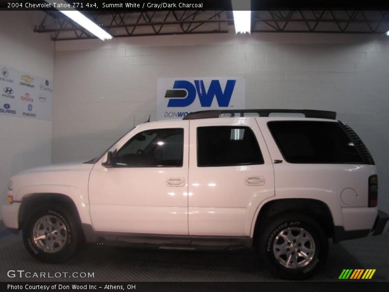 Summit White / Gray/Dark Charcoal 2004 Chevrolet Tahoe Z71 4x4