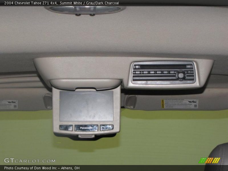 Summit White / Gray/Dark Charcoal 2004 Chevrolet Tahoe Z71 4x4
