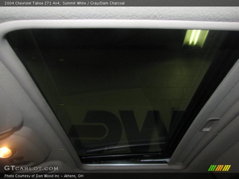 Summit White / Gray/Dark Charcoal 2004 Chevrolet Tahoe Z71 4x4