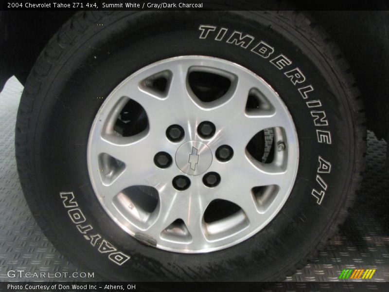 Summit White / Gray/Dark Charcoal 2004 Chevrolet Tahoe Z71 4x4