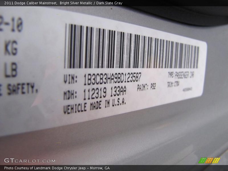 Bright Silver Metallic / Dark Slate Gray 2011 Dodge Caliber Mainstreet