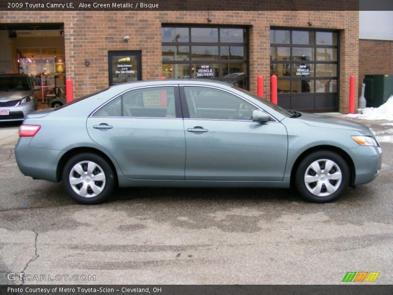 Aloe Green Metallic / Bisque 2009 Toyota Camry LE