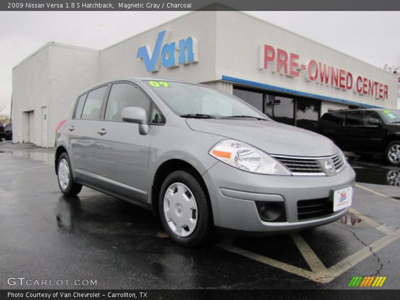 Magnetic Gray / Charcoal 2009 Nissan Versa 1.8 S Hatchback