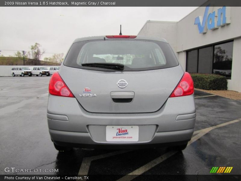 Magnetic Gray / Charcoal 2009 Nissan Versa 1.8 S Hatchback
