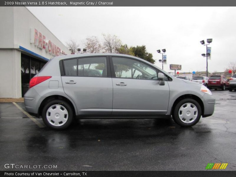 Magnetic Gray / Charcoal 2009 Nissan Versa 1.8 S Hatchback