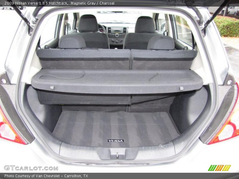 Magnetic Gray / Charcoal 2009 Nissan Versa 1.8 S Hatchback