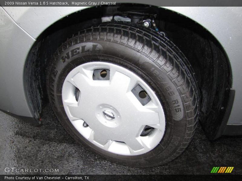 Magnetic Gray / Charcoal 2009 Nissan Versa 1.8 S Hatchback