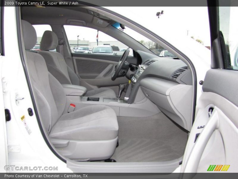 Super White / Ash 2009 Toyota Camry LE