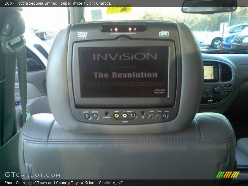 Super White / Light Charcoal 2007 Toyota Sequoia Limited