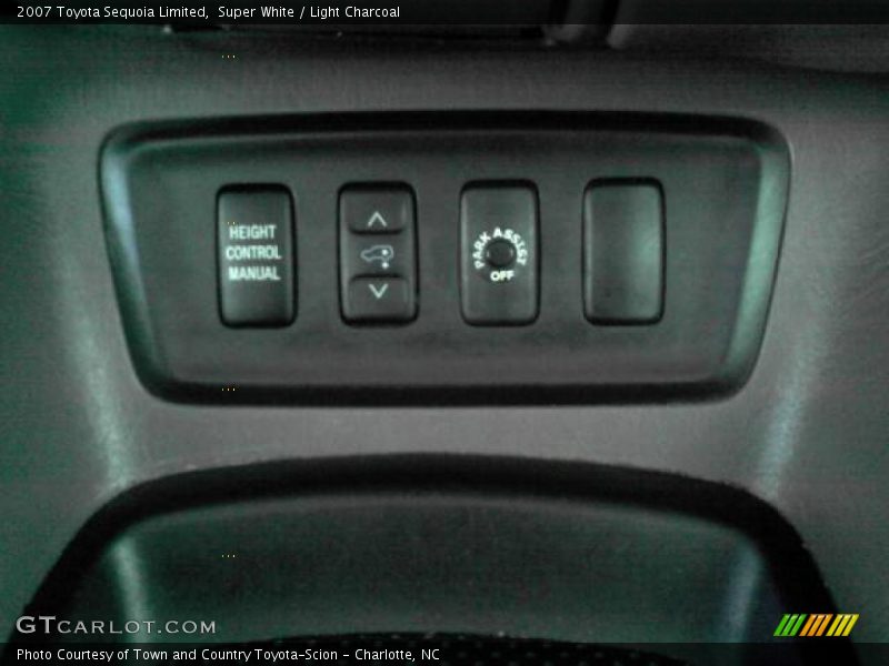Super White / Light Charcoal 2007 Toyota Sequoia Limited
