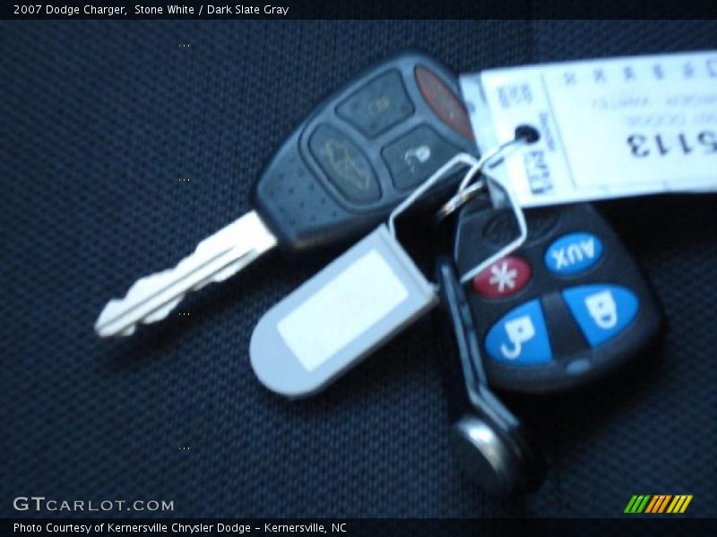 Stone White / Dark Slate Gray 2007 Dodge Charger