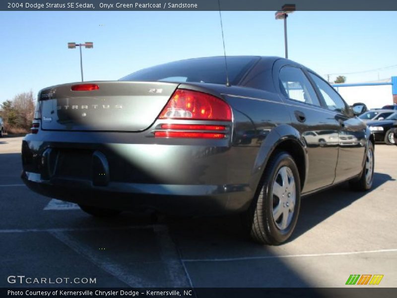 Onyx Green Pearlcoat / Sandstone 2004 Dodge Stratus SE Sedan