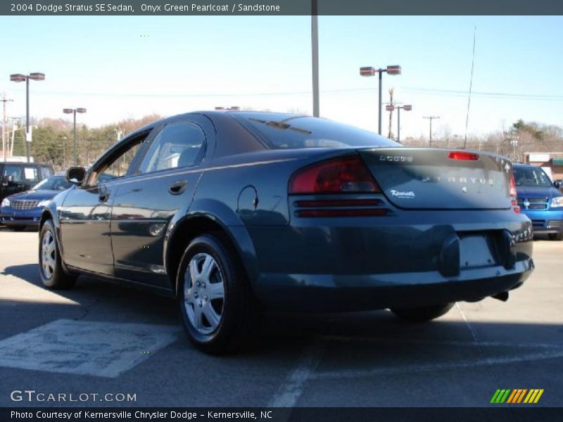 Onyx Green Pearlcoat / Sandstone 2004 Dodge Stratus SE Sedan