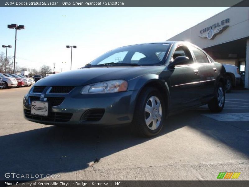 Onyx Green Pearlcoat / Sandstone 2004 Dodge Stratus SE Sedan