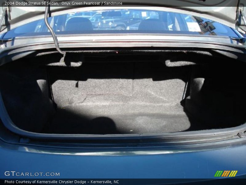 Onyx Green Pearlcoat / Sandstone 2004 Dodge Stratus SE Sedan