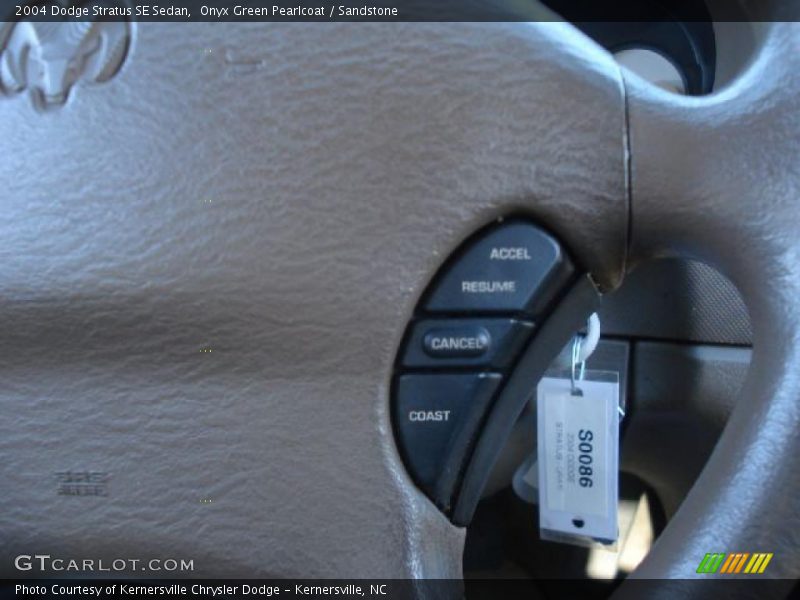 Onyx Green Pearlcoat / Sandstone 2004 Dodge Stratus SE Sedan