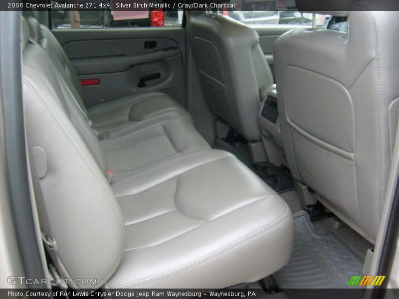 Silver Birch Metallic / Gray/Dark Charcoal 2006 Chevrolet Avalanche Z71 4x4