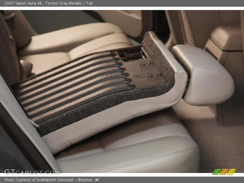 Techno Gray Metallic / Tan 2007 Saturn Aura XE