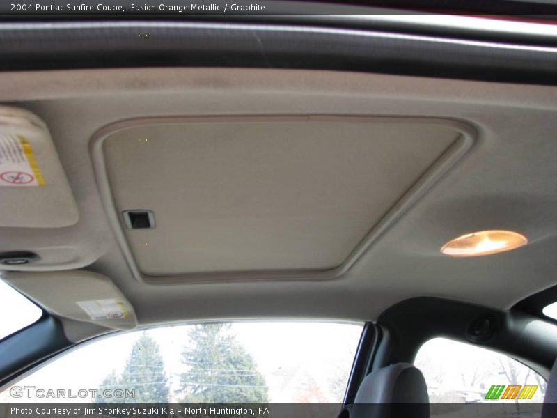 Fusion Orange Metallic / Graphite 2004 Pontiac Sunfire Coupe
