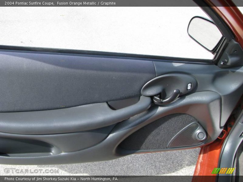Fusion Orange Metallic / Graphite 2004 Pontiac Sunfire Coupe