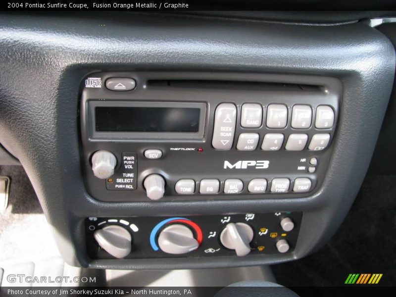 Fusion Orange Metallic / Graphite 2004 Pontiac Sunfire Coupe