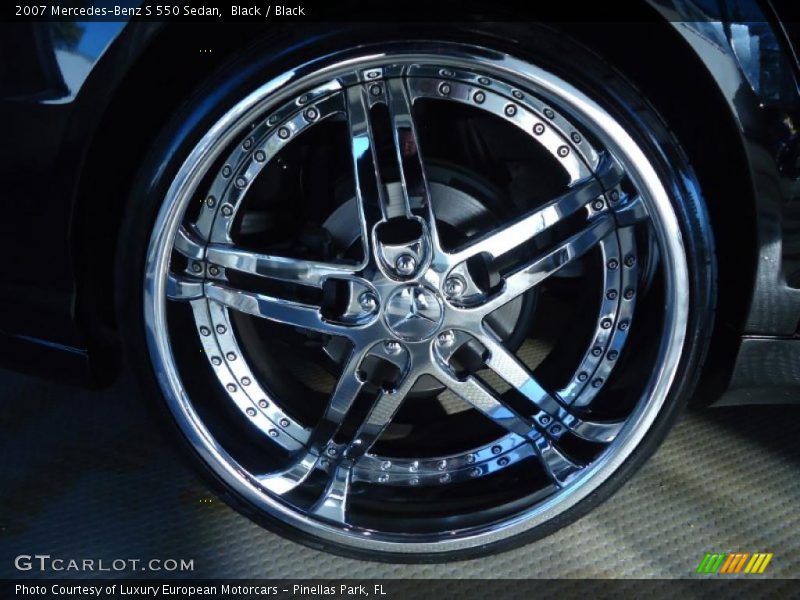 Custom Wheels of 2007 S 550 Sedan