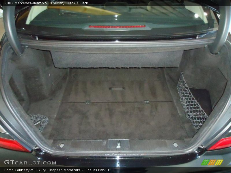  2007 S 550 Sedan Trunk