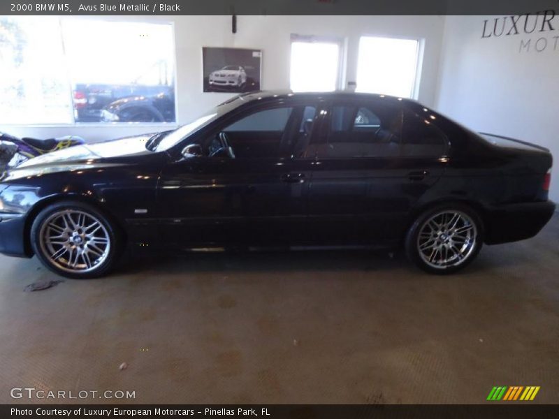 Avus Blue Metallic / Black 2000 BMW M5