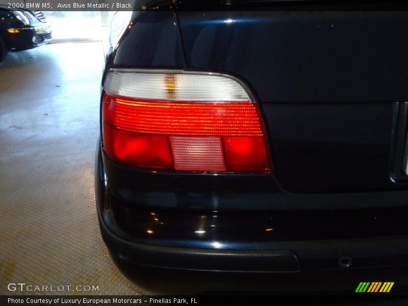 Avus Blue Metallic / Black 2000 BMW M5
