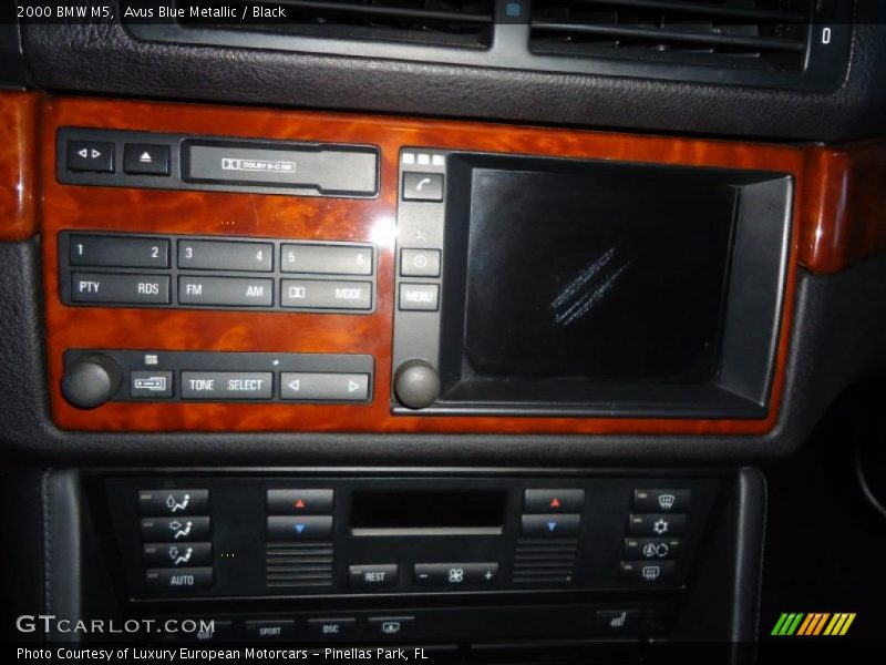 Avus Blue Metallic / Black 2000 BMW M5