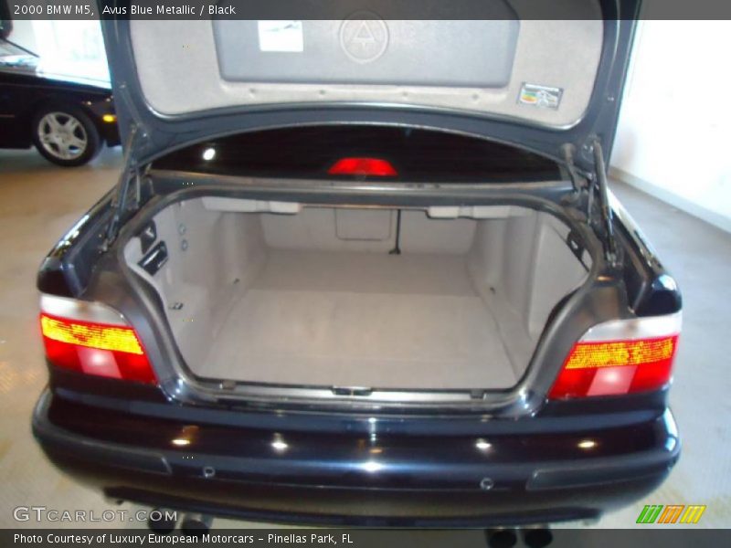  2000 M5  Trunk