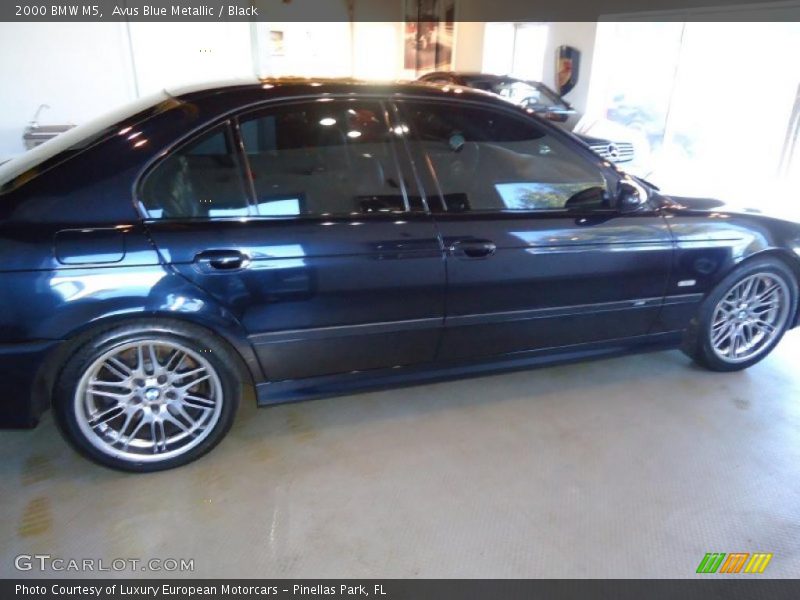 Avus Blue Metallic / Black 2000 BMW M5
