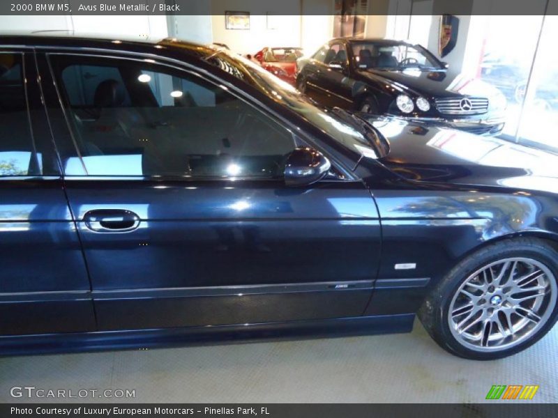 Avus Blue Metallic / Black 2000 BMW M5