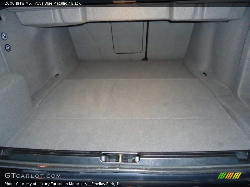 2000 M5  Trunk