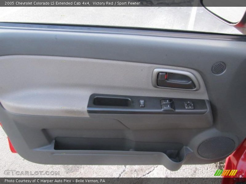 Victory Red / Sport Pewter 2005 Chevrolet Colorado LS Extended Cab 4x4