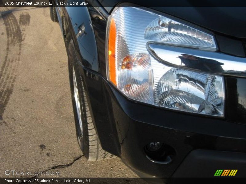 Black / Light Gray 2005 Chevrolet Equinox LS