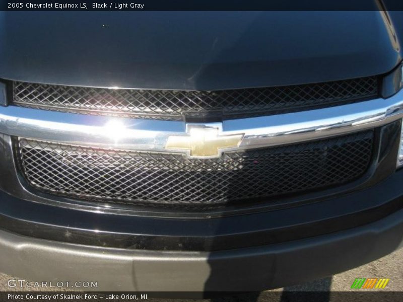 Black / Light Gray 2005 Chevrolet Equinox LS