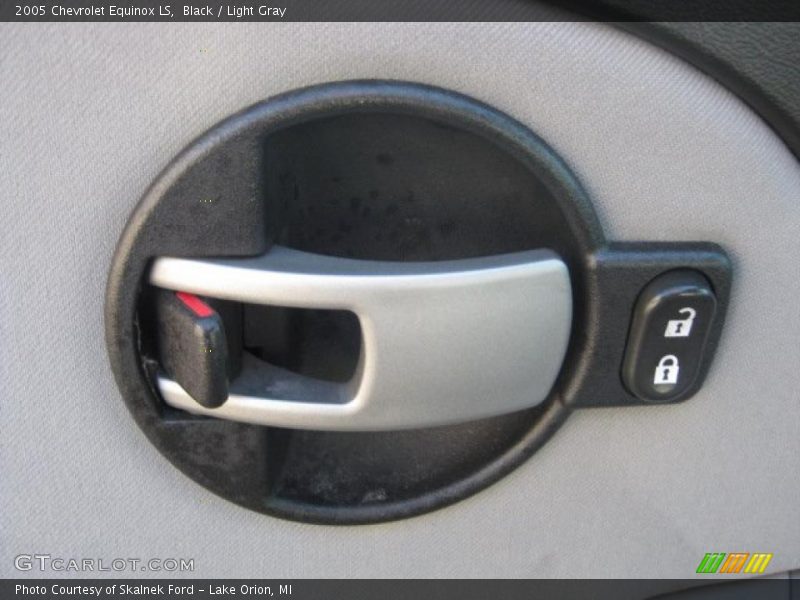 Black / Light Gray 2005 Chevrolet Equinox LS